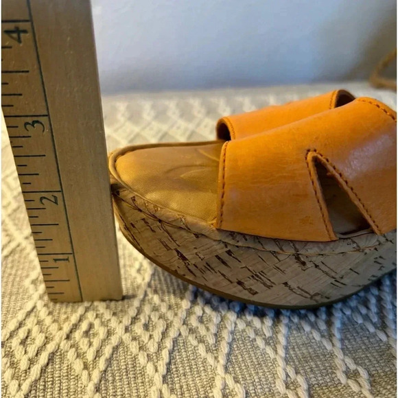 Born Women’s Size 9M Du Jour Heel Light Pale Orange Leather Ankle Strap
Buckle - Picture 8 of 11